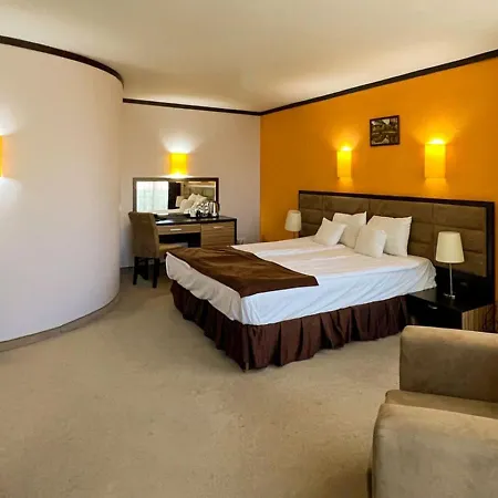 Dream Hotel 4*