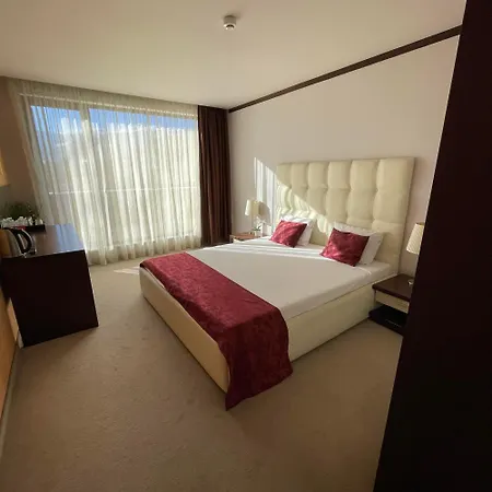 Dream Hotel 4*