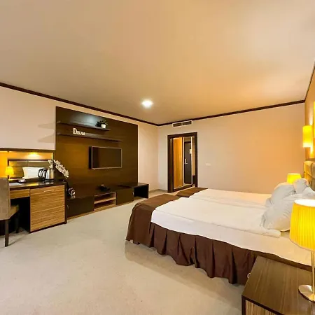 Dream Hotel 4*